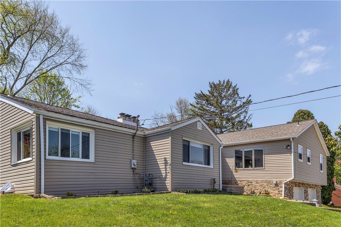 Property Photo: 211 Widmer Ave PA 15068