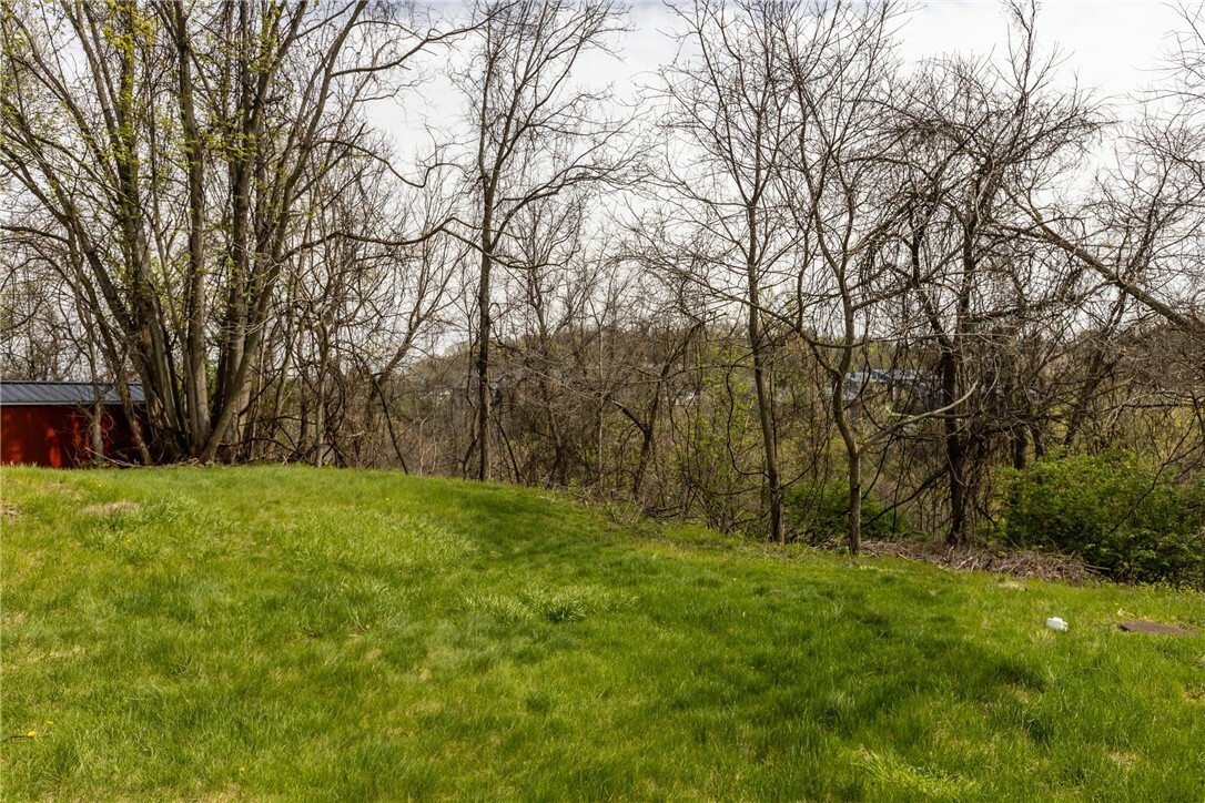 Property Photo: 548 Firethorne Dr PA 15146