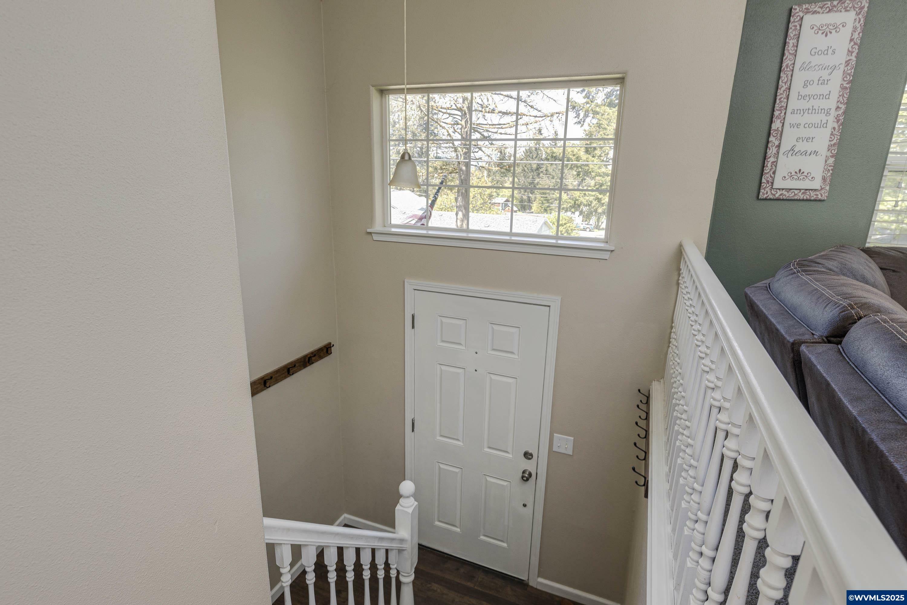 Property Photo: 885 SW Pioneer Dr OR 97396