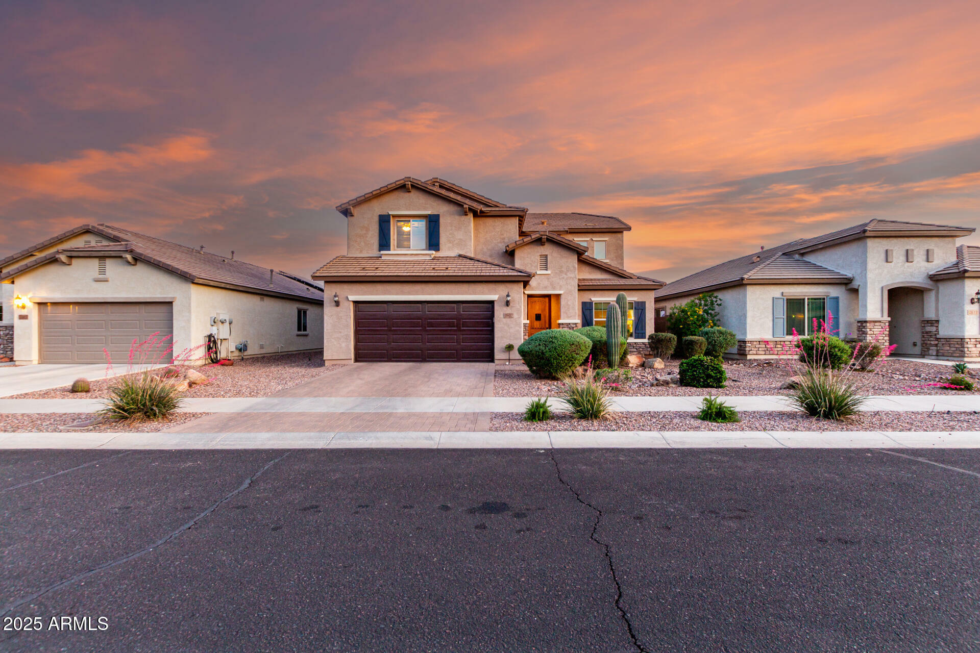 Property Photo: 2607 W Gray Wolf Trail AZ 85085