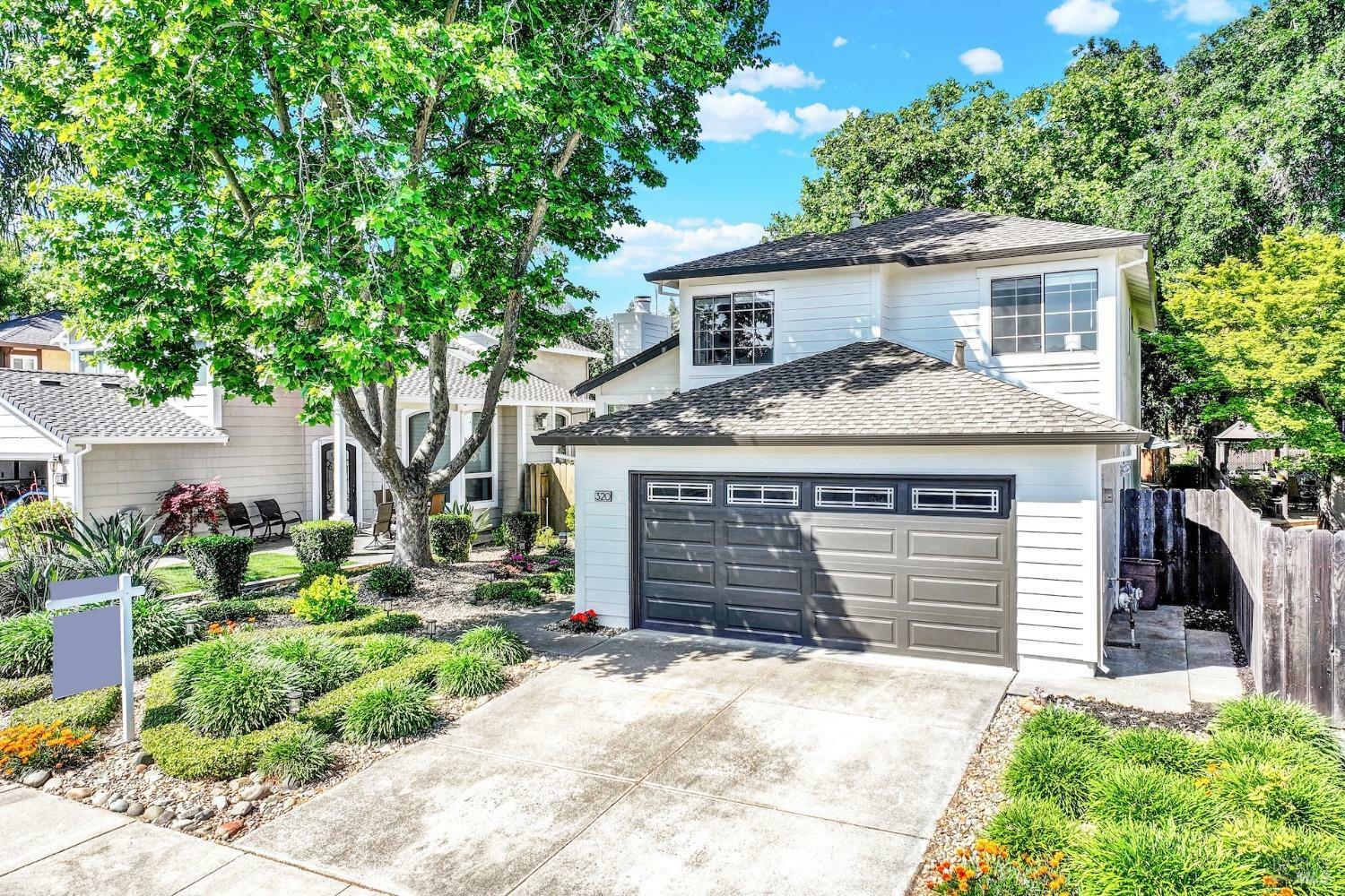 Property Photo: 320 Saybrook Avenue CA 95687