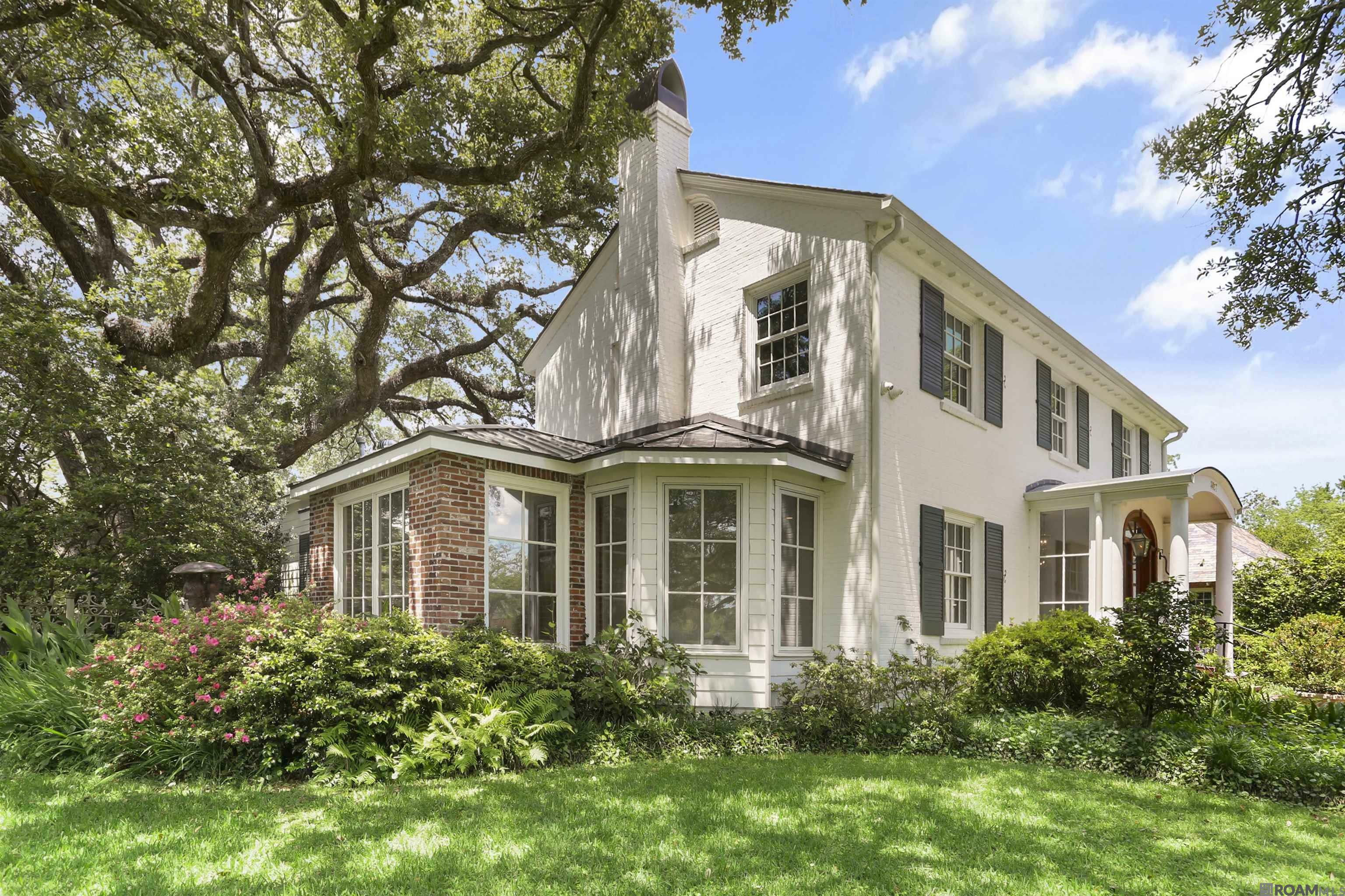 Property Photo: 3027 E Lakeshore Dr LA 70808