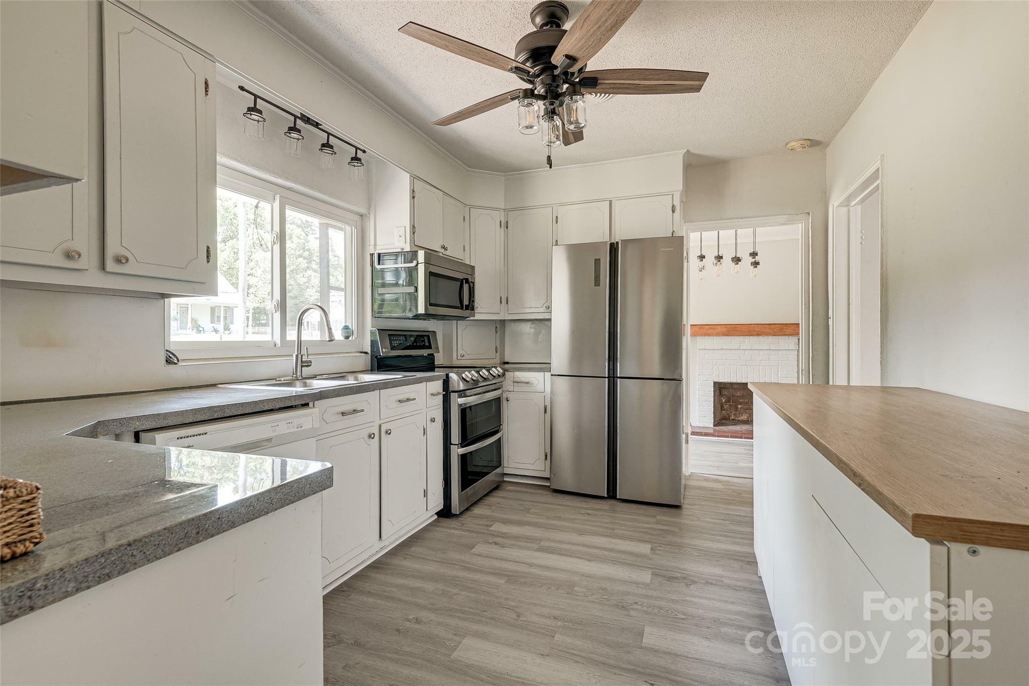 Property Photo: 85 SW Myrtle Avenue SW NC 28025