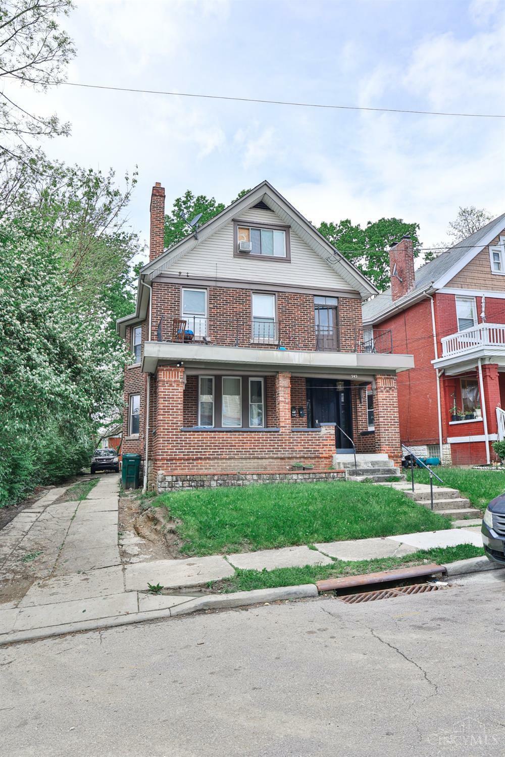 Property Photo: 945 Oakland Avenue OH 45205