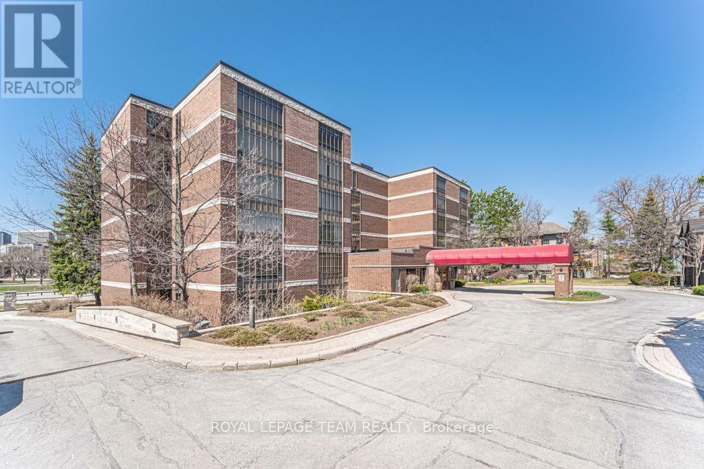 Photo de la propriété: 111 Echo Drive 202 ON K1S 5K8
