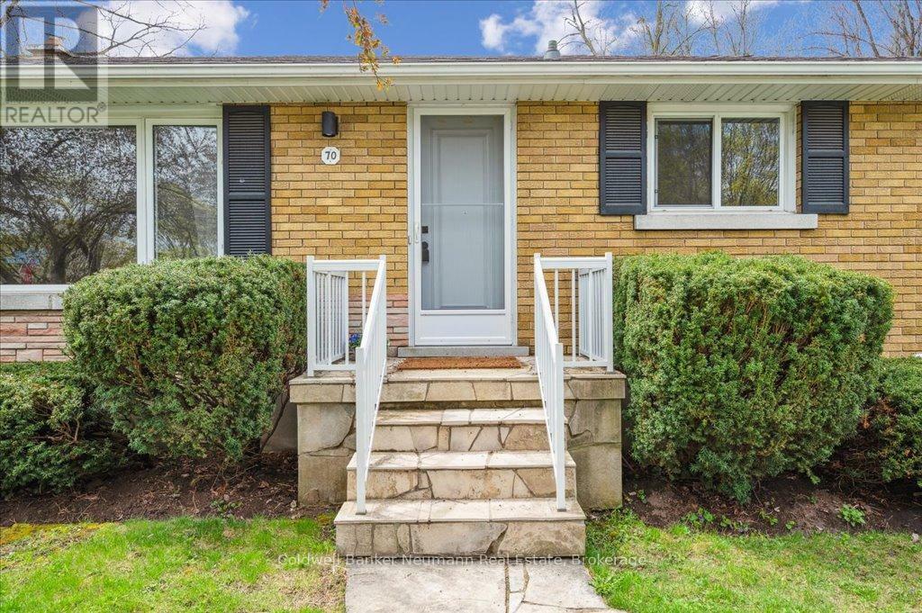 Photo de la propriété: 70 Freeman Avenue ON N1H 4T3