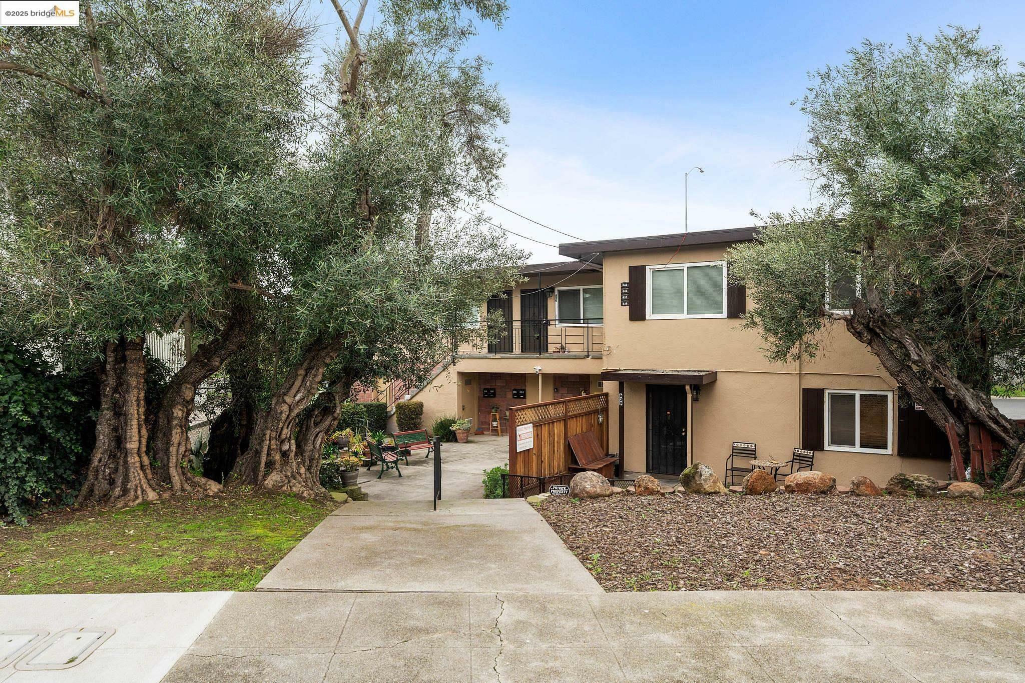 Property Photo: 633 Key Blvd CA 94805