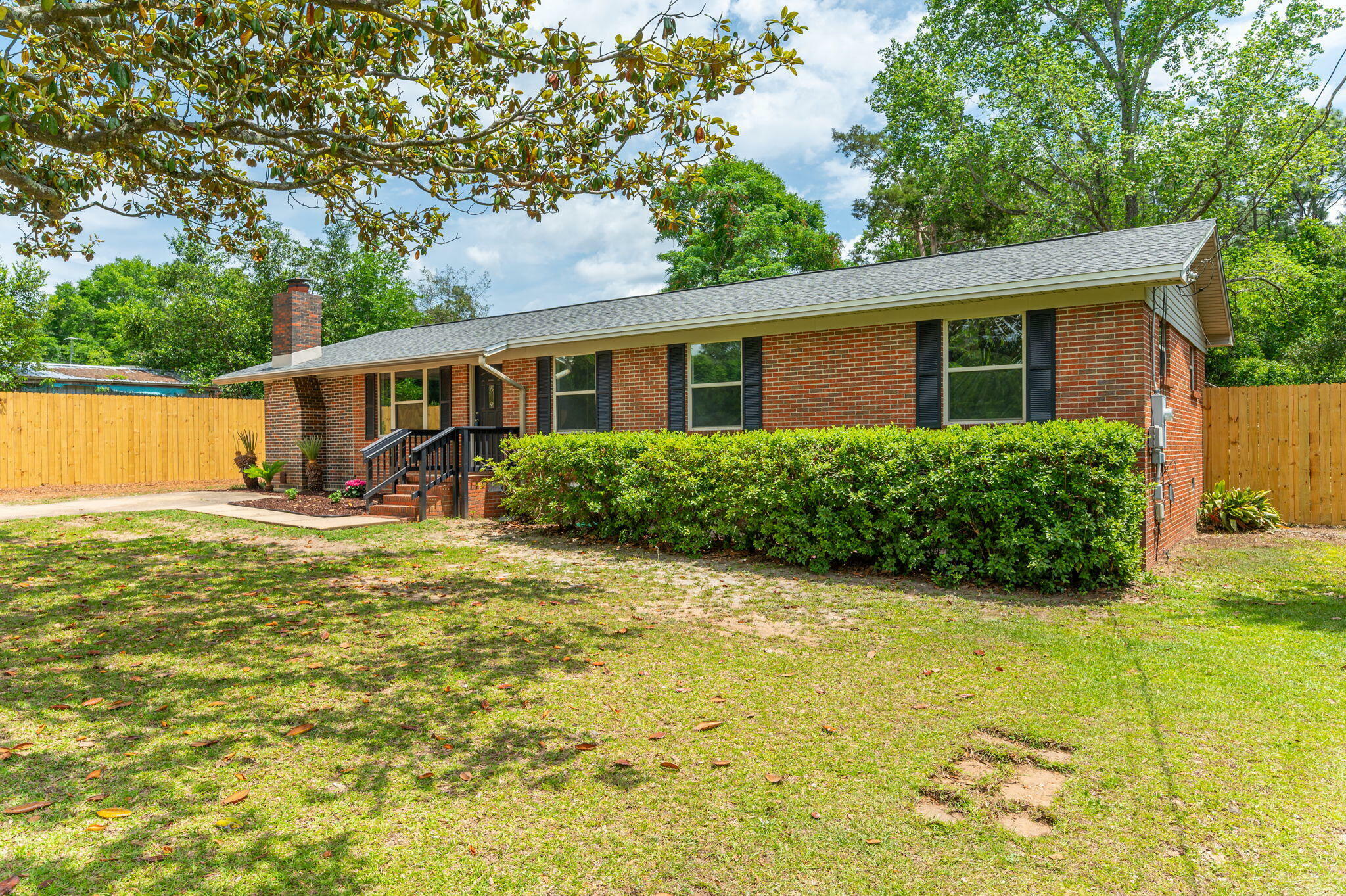 Property Photo: 699 Ridge Lake Road FL 32536