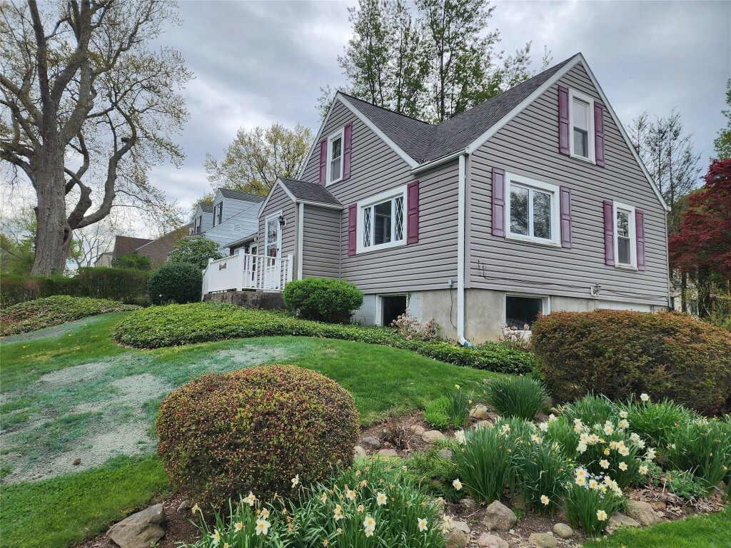 Property Photo: 702 Ardmore Avenue PA 16505