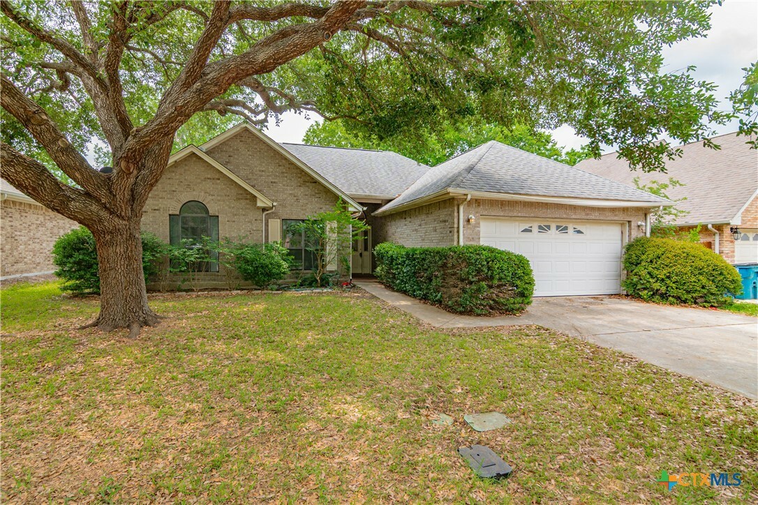 Property Photo:  132 Greenway Drive  TX 78155 