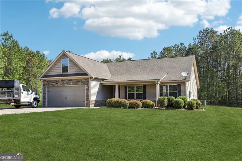 Property Photo: 111 Bridle Path GA 30224