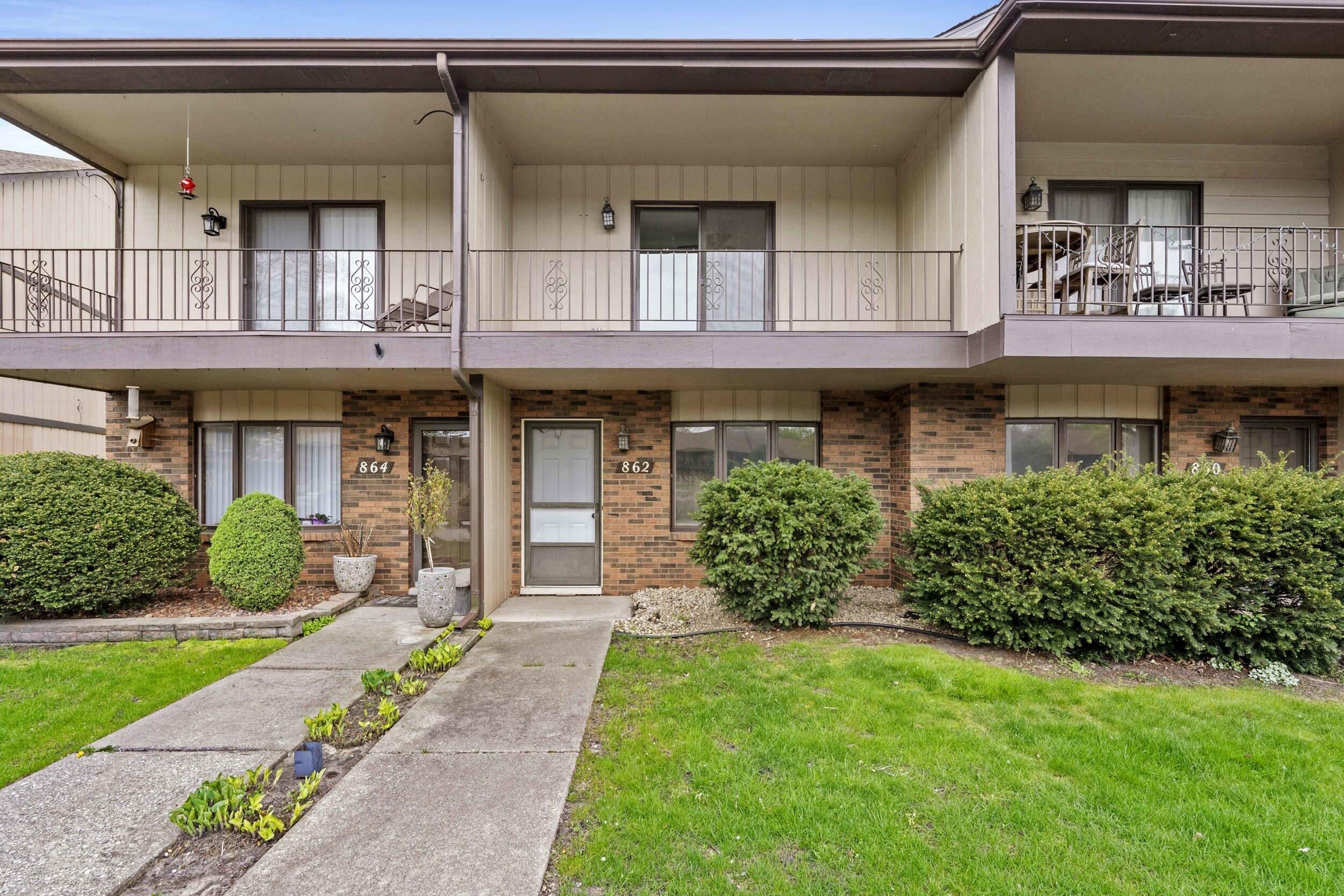 Property Photo: 862 Jordan Circle IN 46375