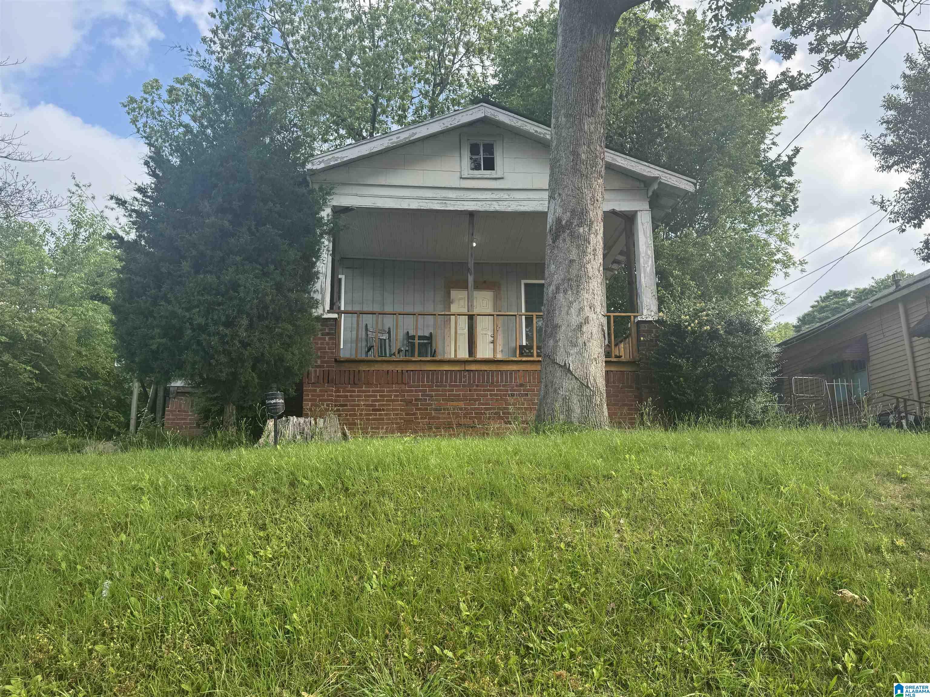 Property Photo: 117 E 22nd Street AL 36207