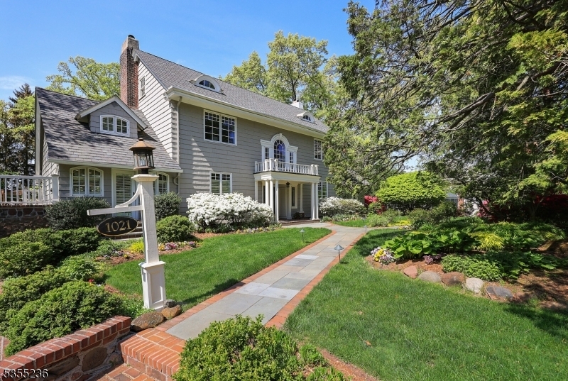 Property Photo: 1021 Lawrence Ave NJ 07090