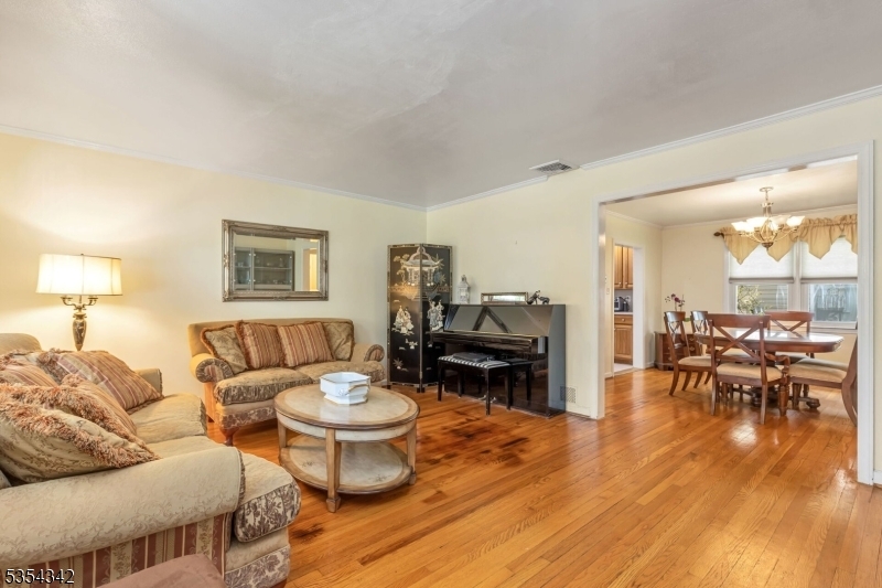 Property Photo: 33 Warwick Cir NJ 07081
