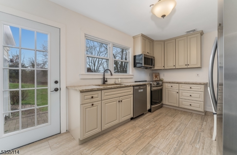 22 Blossom Hill Rd  Clinton Twp. NJ 08833 photo