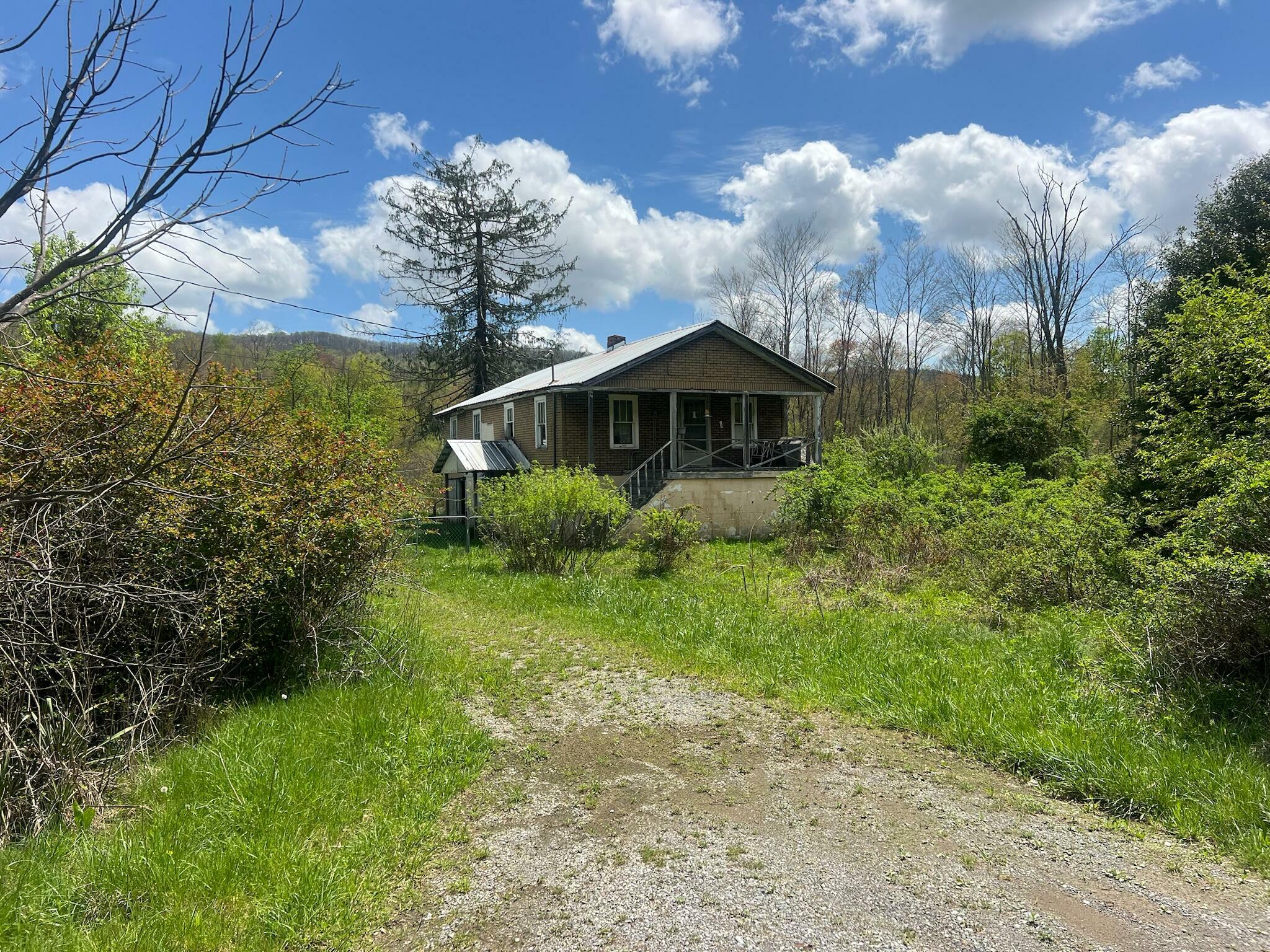 Property Photo: 301 23rd St WV 25962