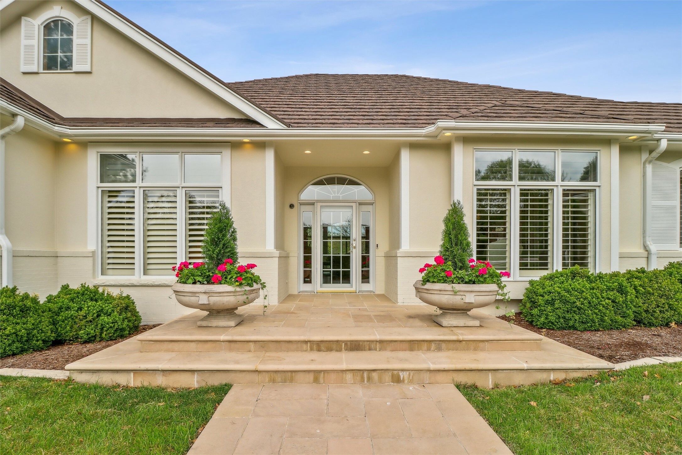 Property Photo: 1706 Burr Oaks Drive IA 50266