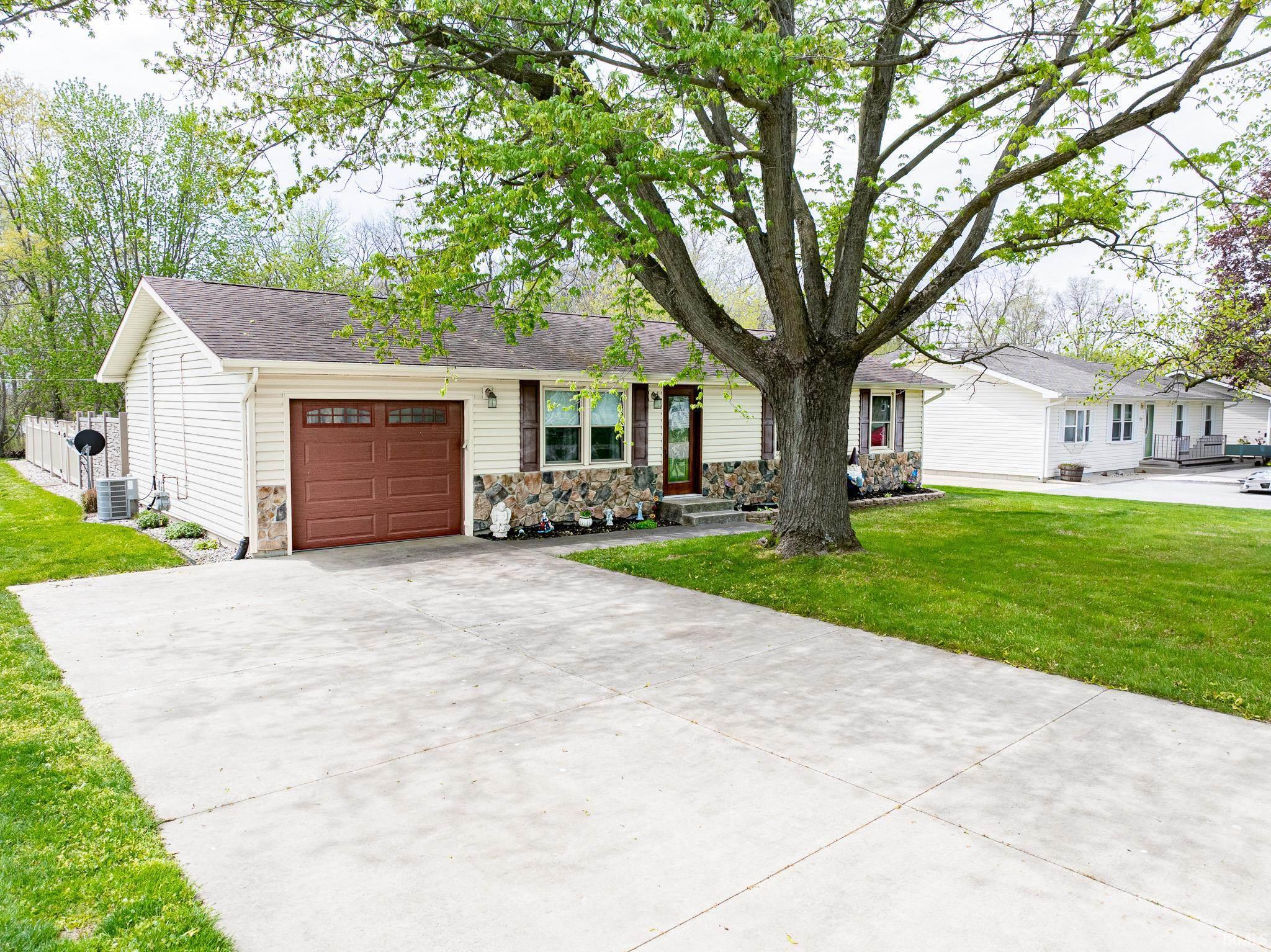 Property Photo: 309 West Street IN 46723