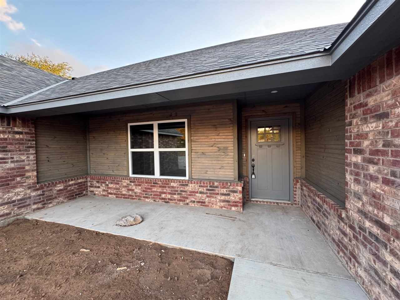 Property Photo: 113 Weaver Way OK 73541