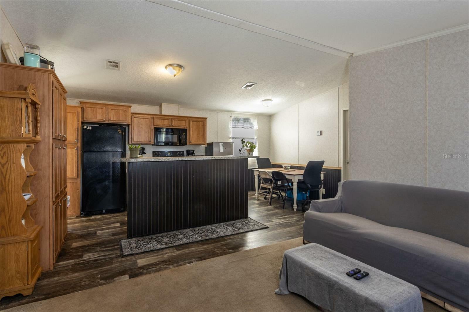 Property Photo: 2223 Laurel Avenue FL 32110