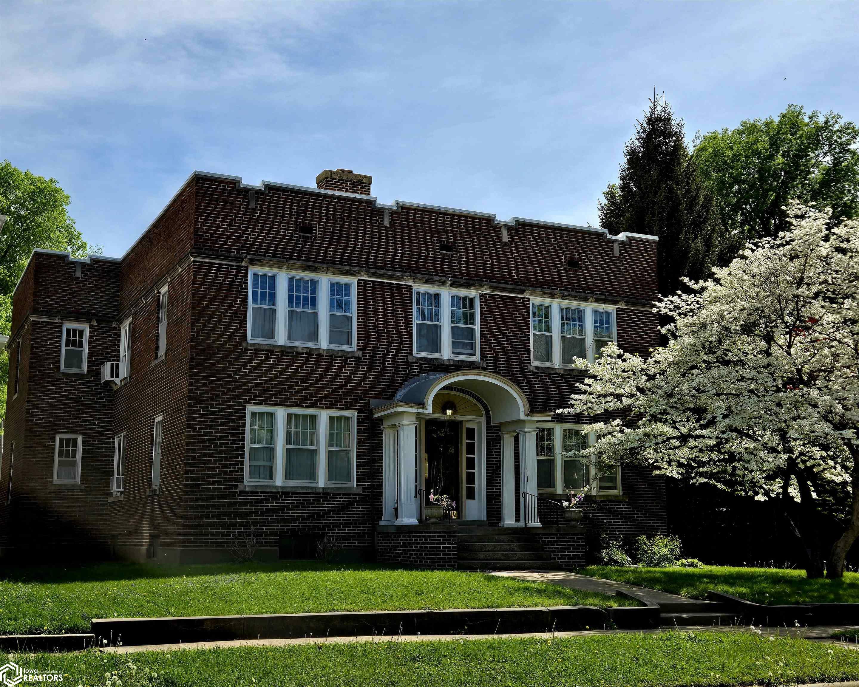 718 Avenue E  Fort Madison IA 52627 photo