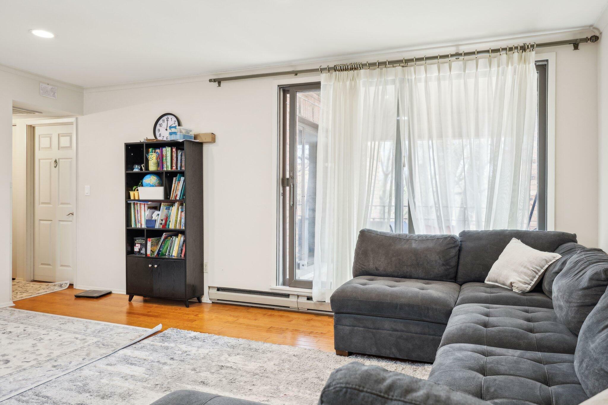 Property Photo: 1818 E Shorewood Blvd 310 WI 53211