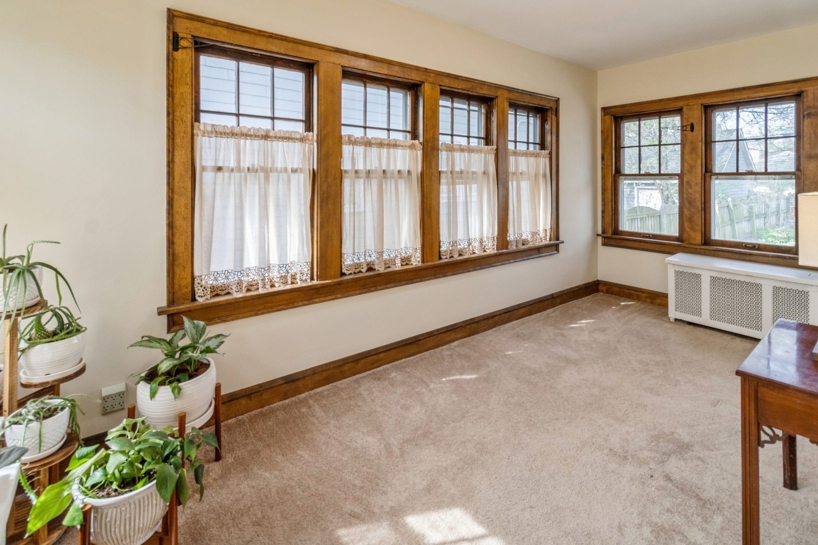 Property Photo: 204 N Kensington Avenue IL 60525