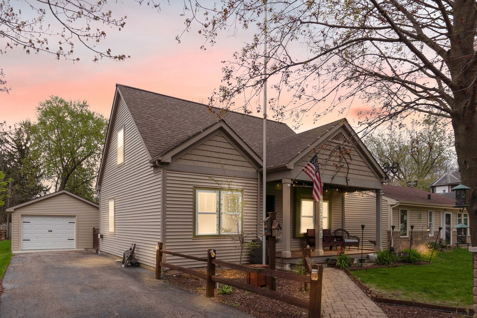 Property Photo: 3010 Mary Lane IL 60051