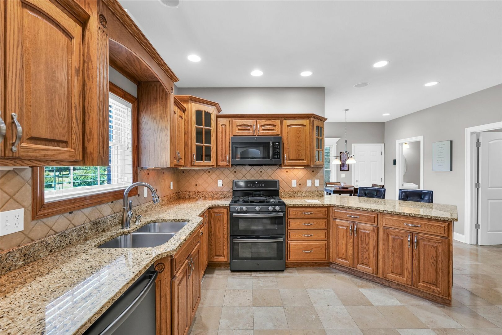 Property Photo:  1802 N Concord Lane  IL 61802 