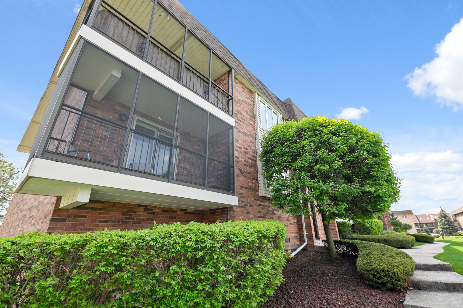 Property Photo: 15725 Foxbend Court 1E IL 60462