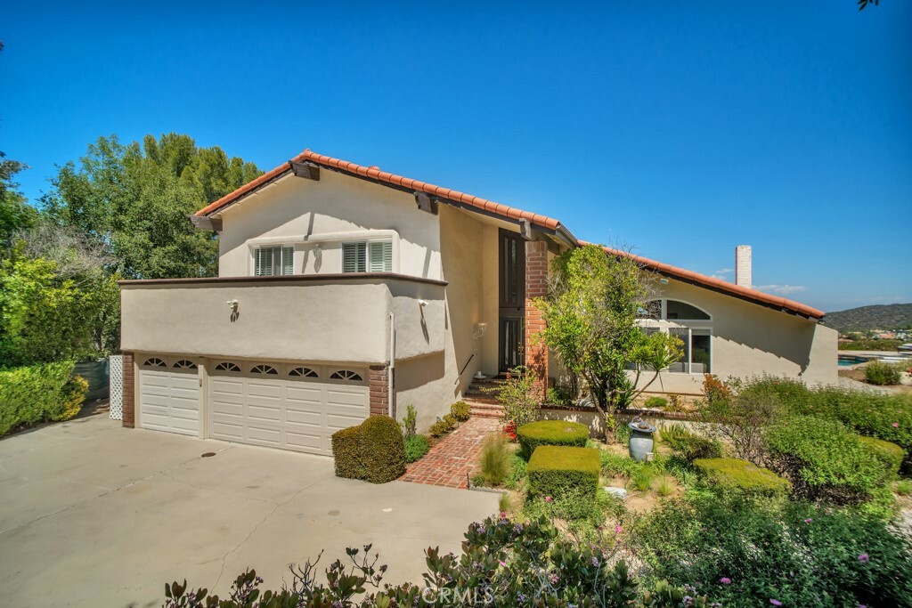 Property Photo: 20138 Greenbriar Drive CA 91356