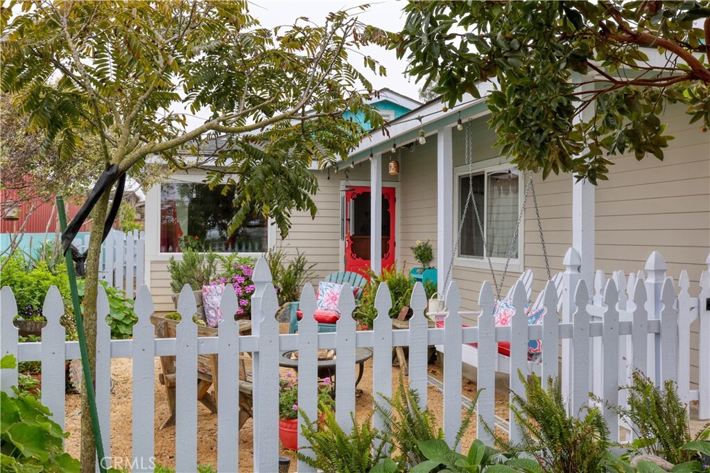 Property Photo: 1190 11th Street CA 93402