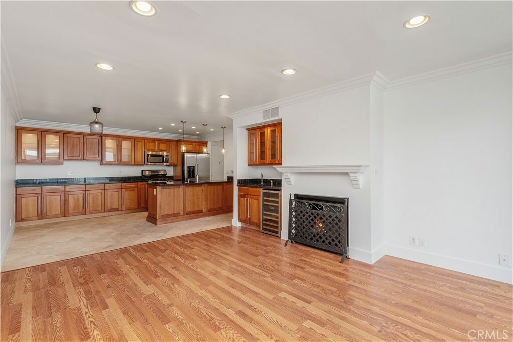 Property Photo: 911 N Kings Road 319 CA 90069