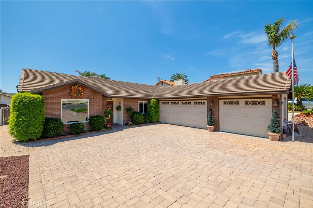 Property Photo: 23849 Canyon Lake Drive N CA 92587