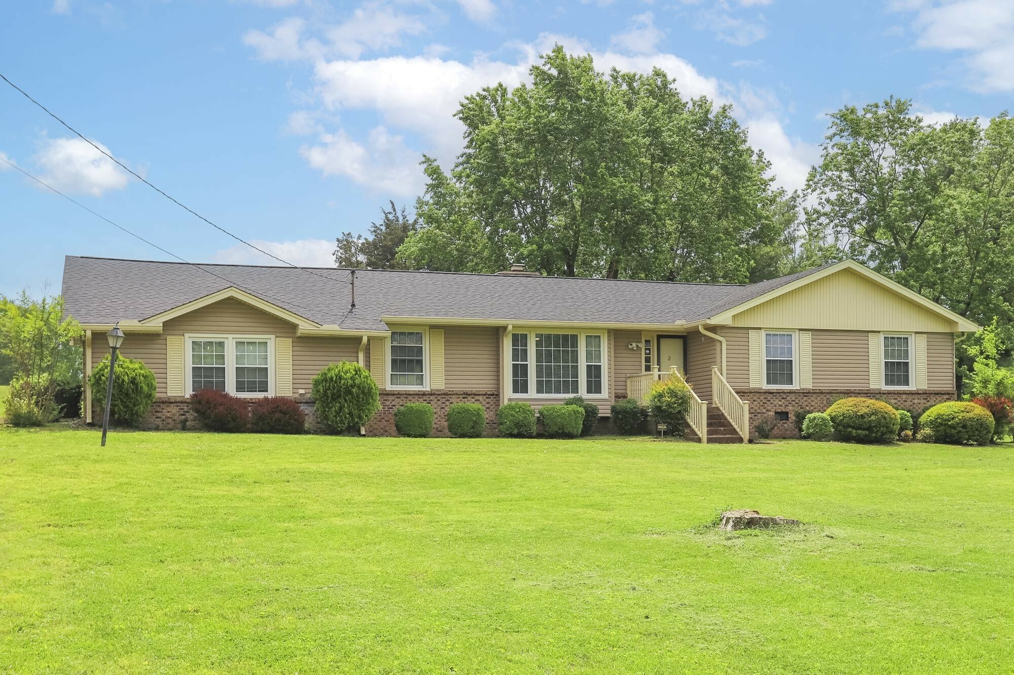 Property Photo: 505 W Angela Cir TN 37072