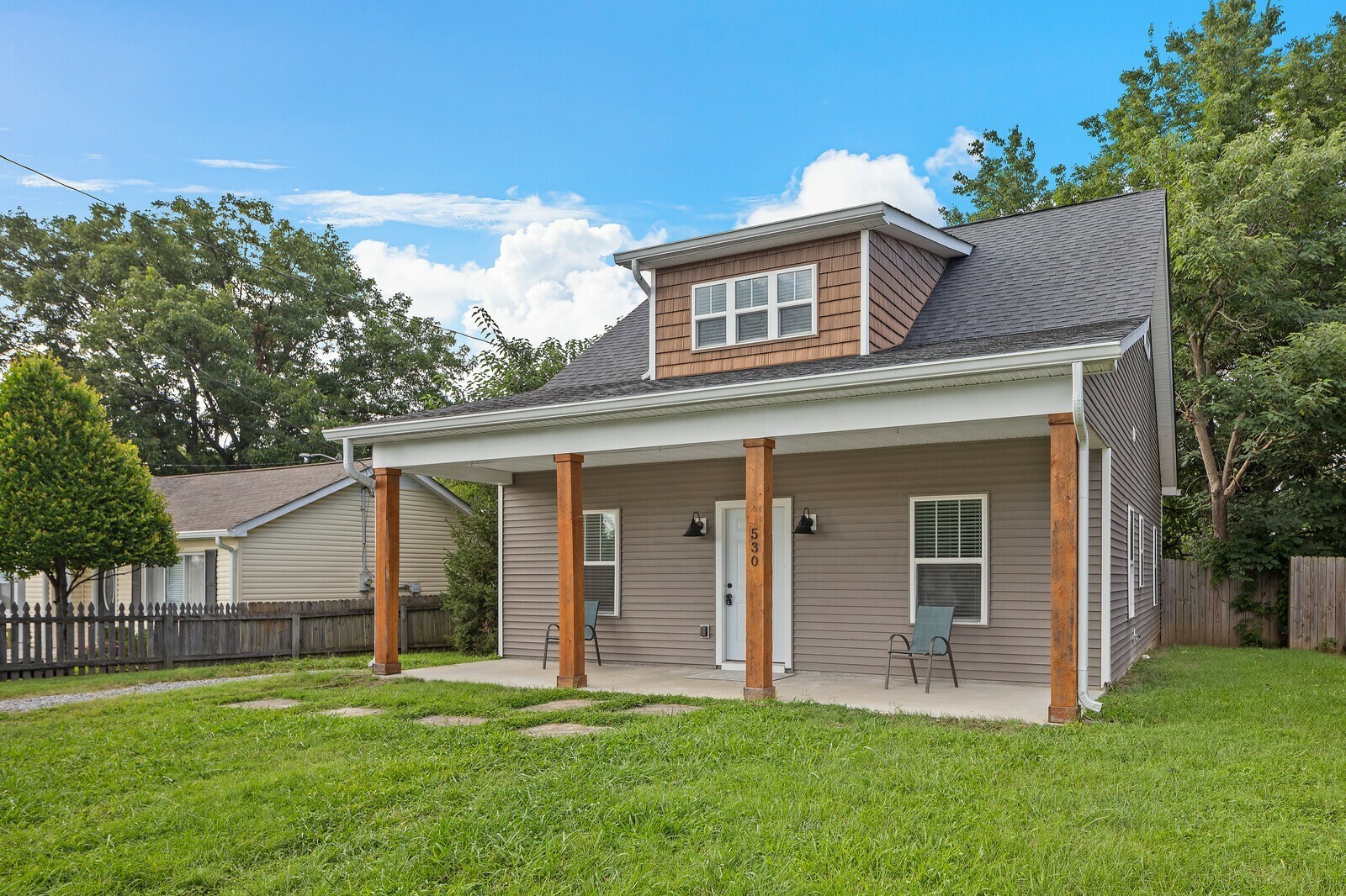 Property Photo: 530 Raymond St TN 37211