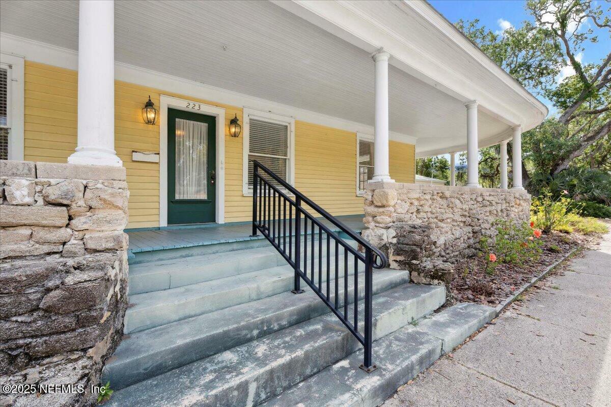 Property Photo: 223 Rainey Avenue FL 32084