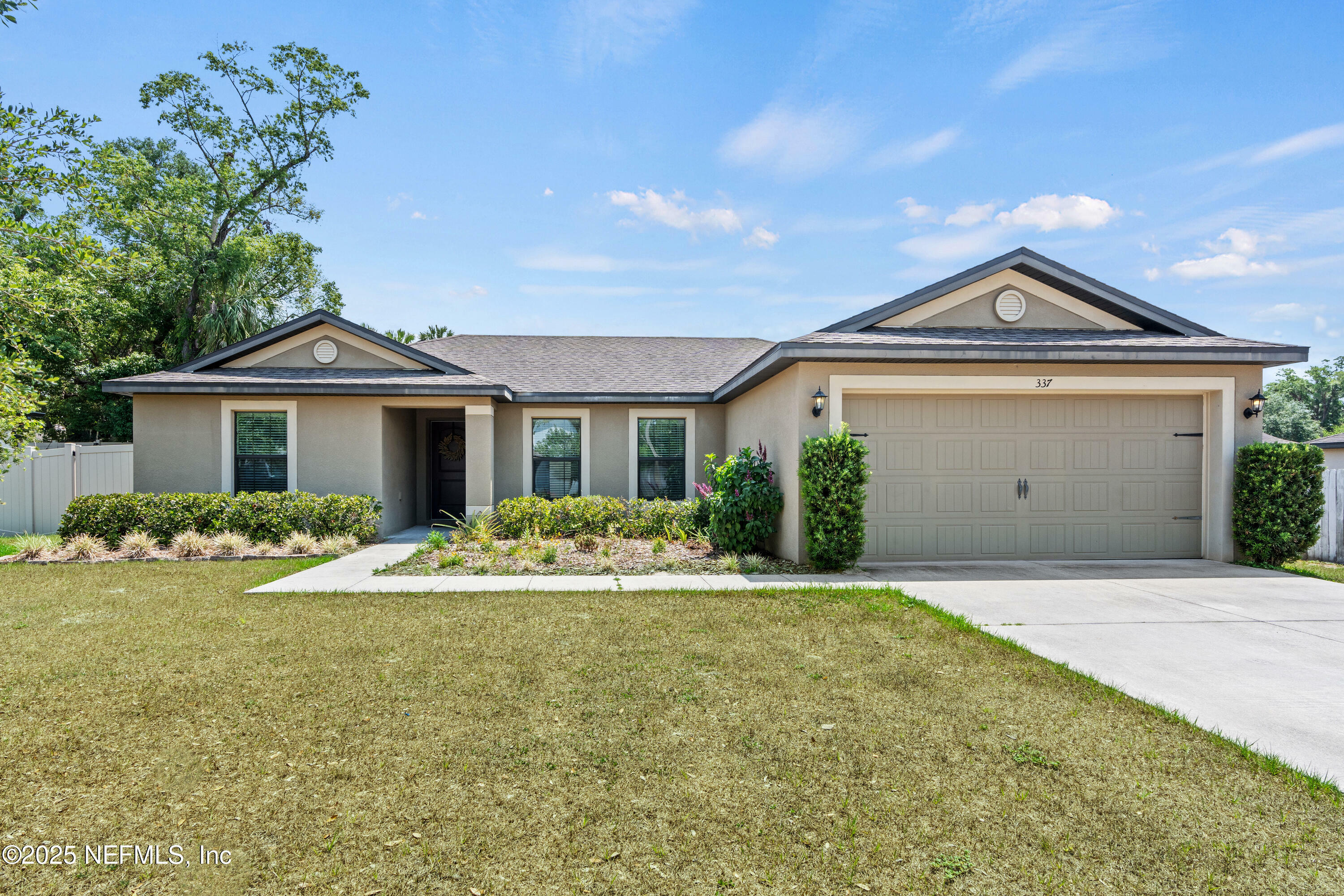 Property Photo: 337 Southern Winds Boulevard FL 32720
