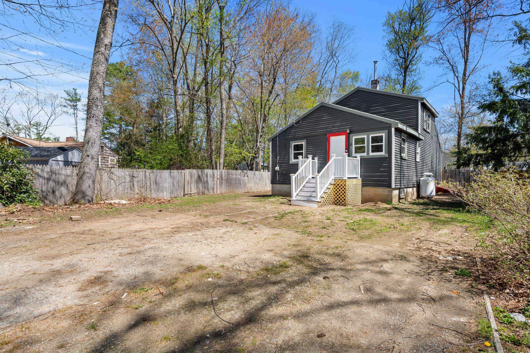 Property Photo: 6 Beach Street NH 03044-3565