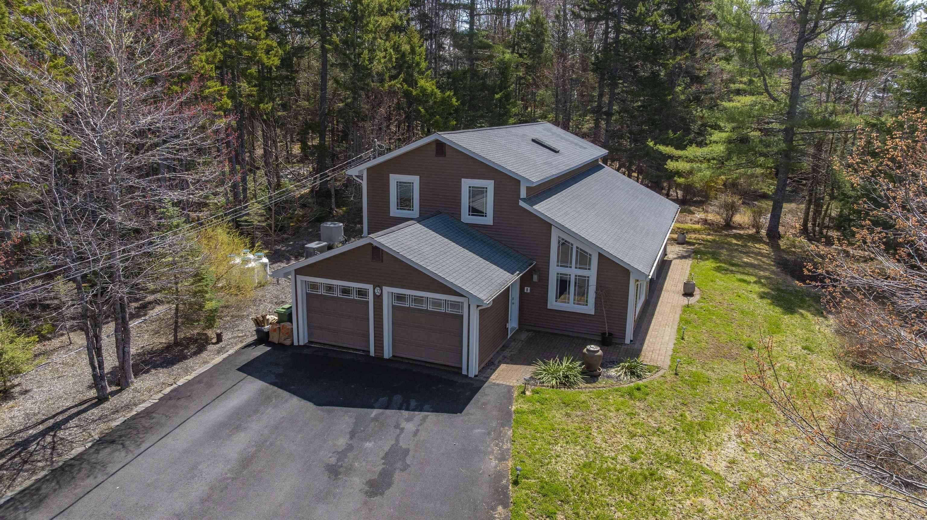 Property Photo: 32 Lakeland Street NS B4G 1A5