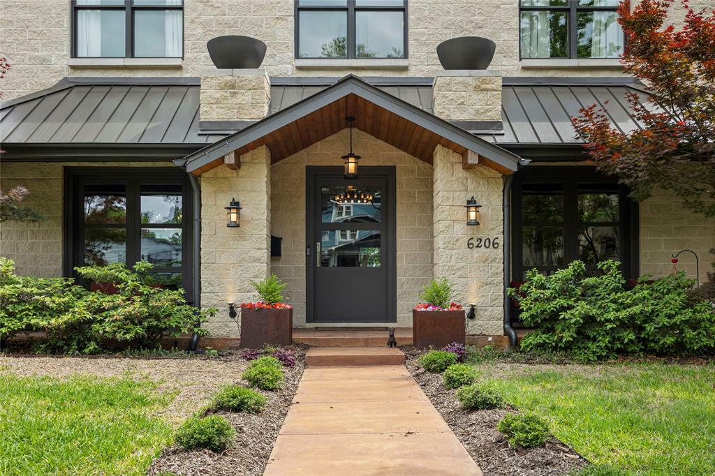 Property Photo: 6206 Vickery Boulevard TX 75214