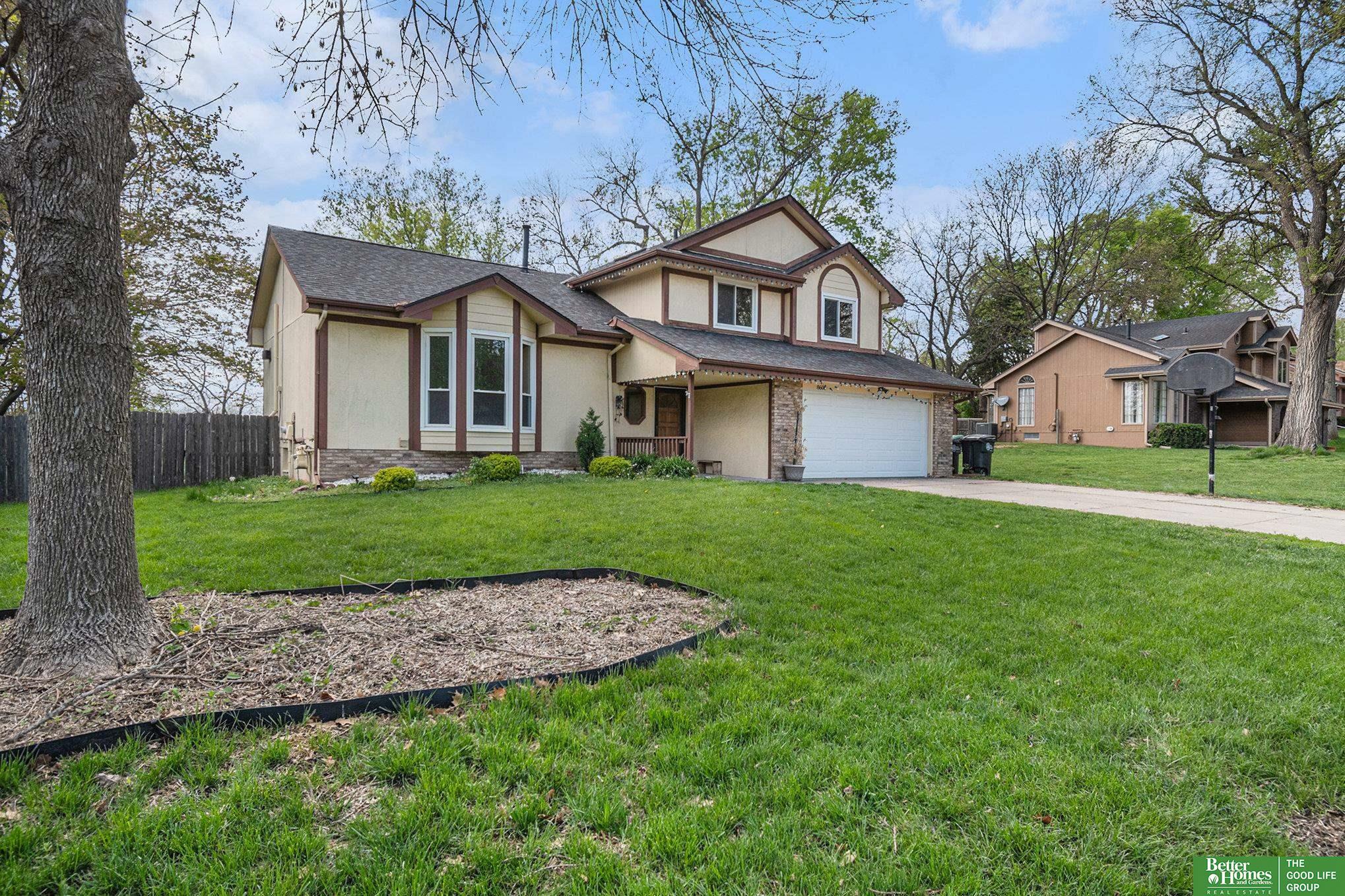 Property Photo: 8606 N 83rd Avenue NE 68122