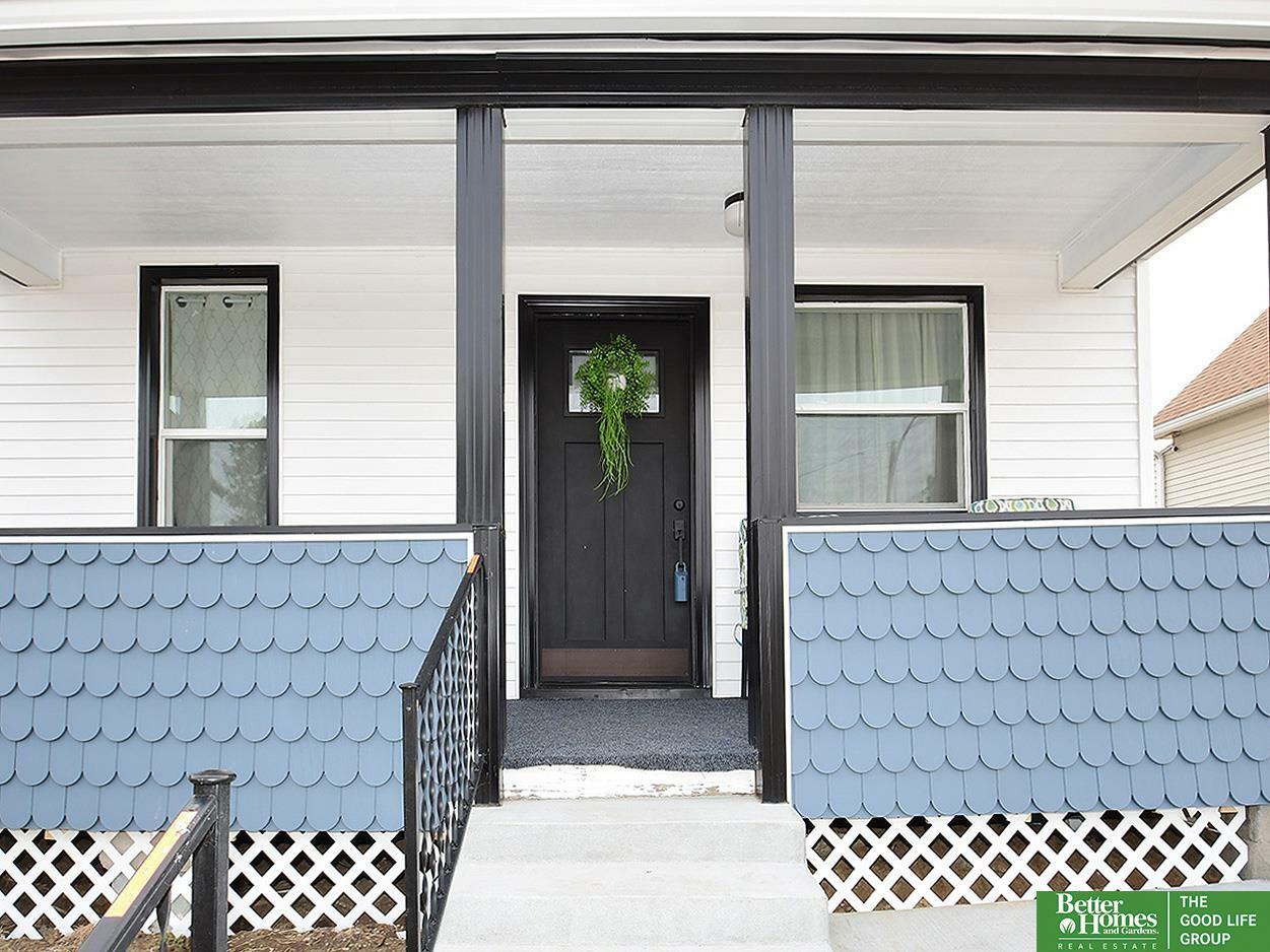 Property Photo: 5325 S 33 Avenue NE 68107