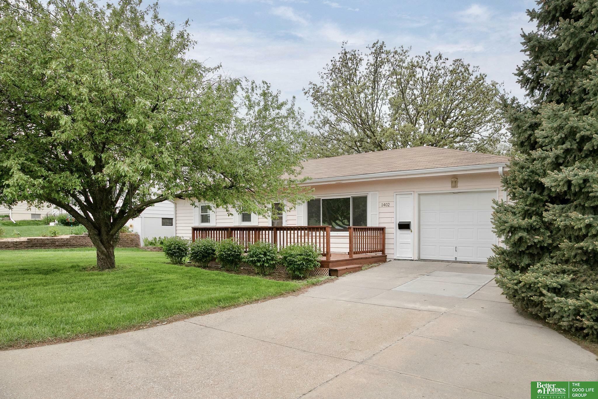 Property Photo: 1402 Lincoln Road NE 68005