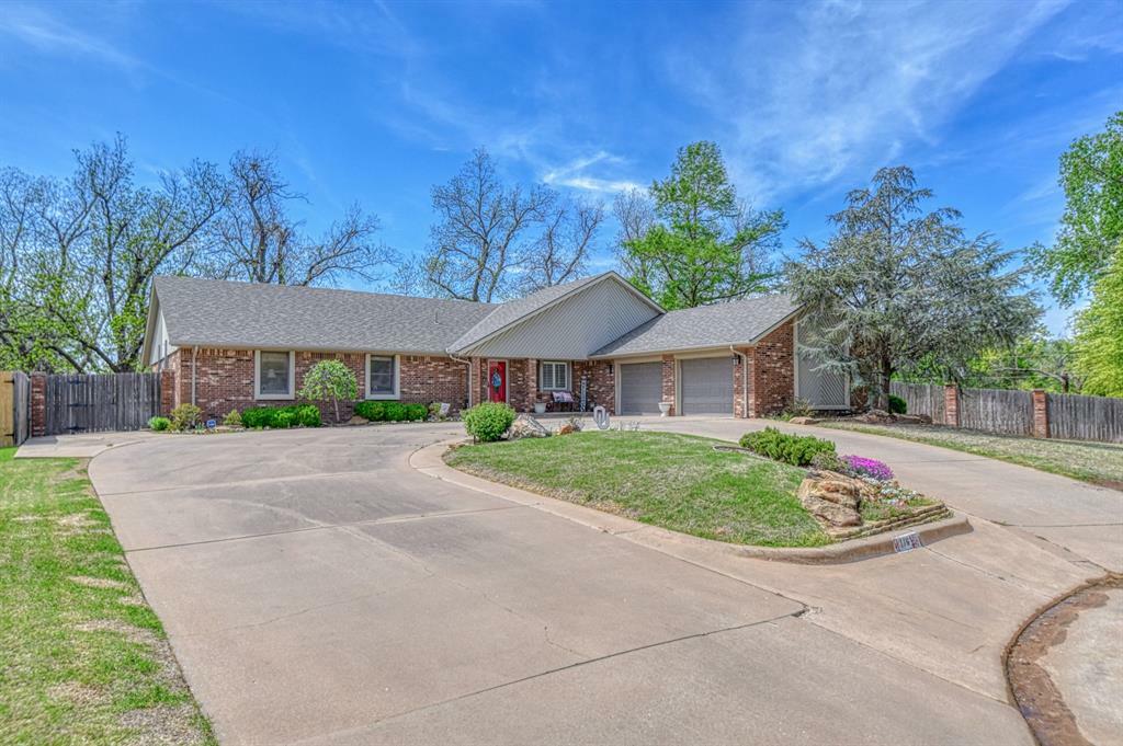 Property Photo: 116 Saint Charles Place OK 73018