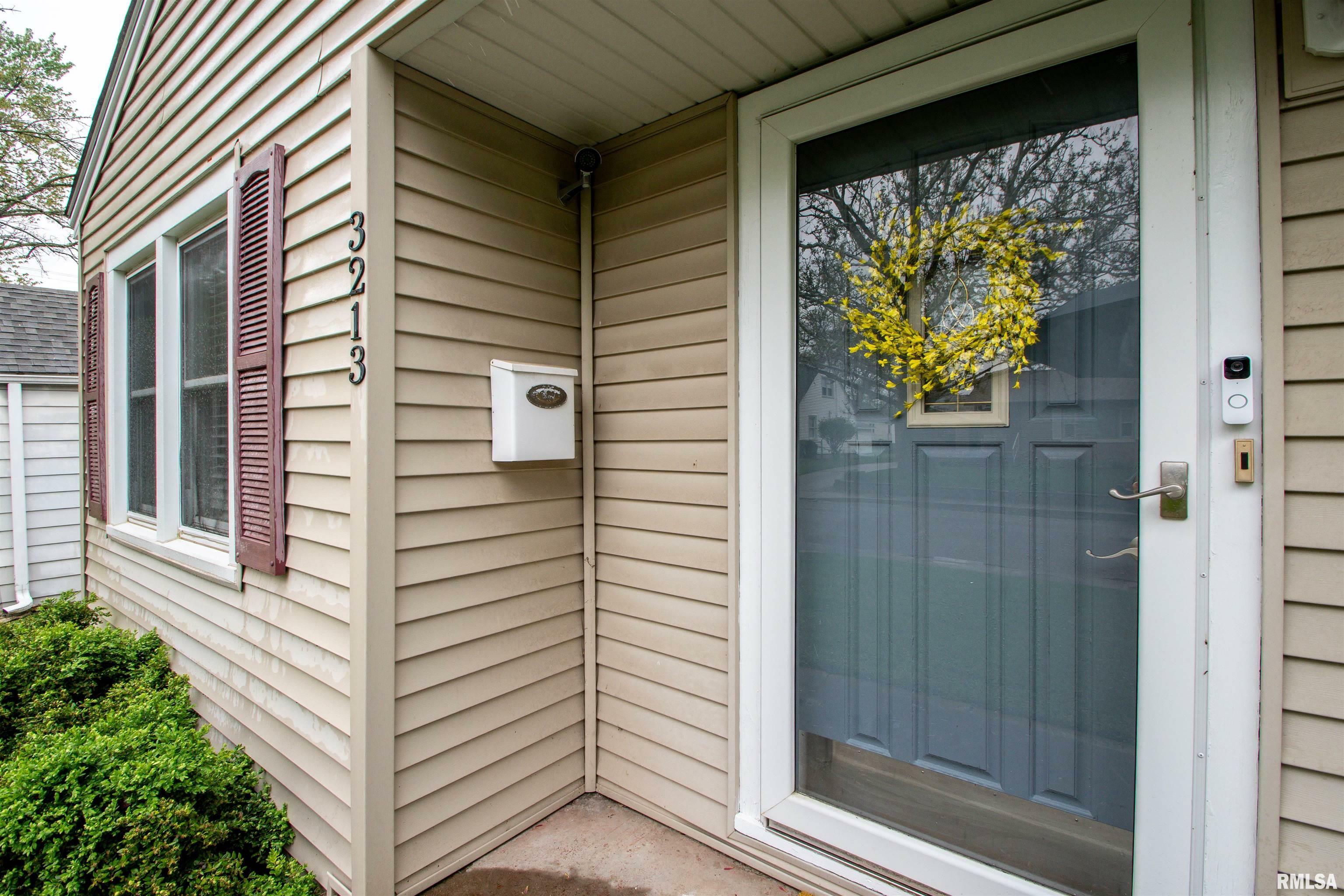 Property Photo: 3213 N Parish Avenue IL 61604