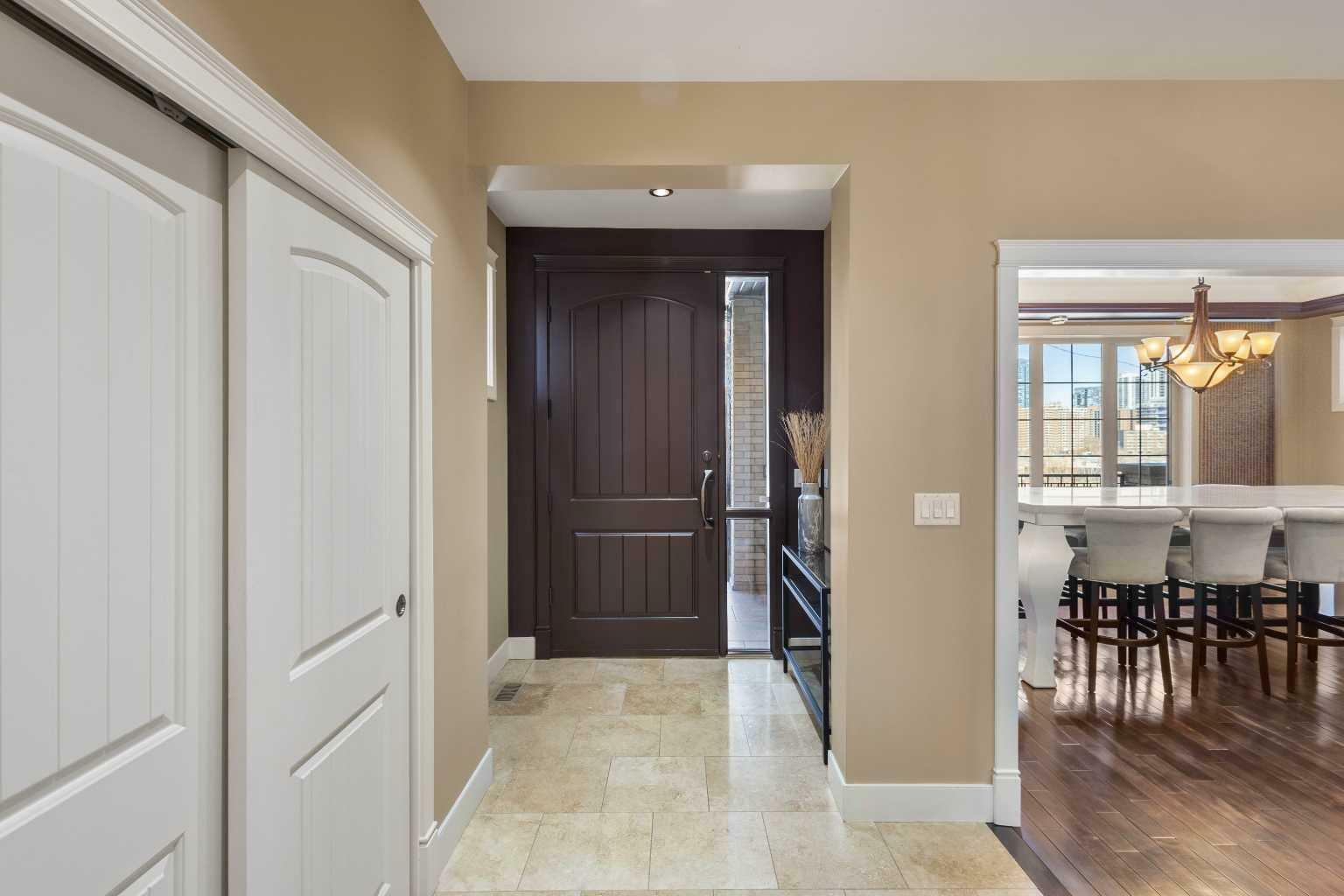 Property Photo:  1108 Bellevue Avenue SE  AB T2G 4L1 