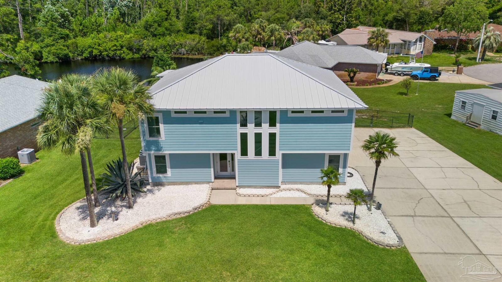 Property Photo: 5553 Ponte Verde Rd FL 32507