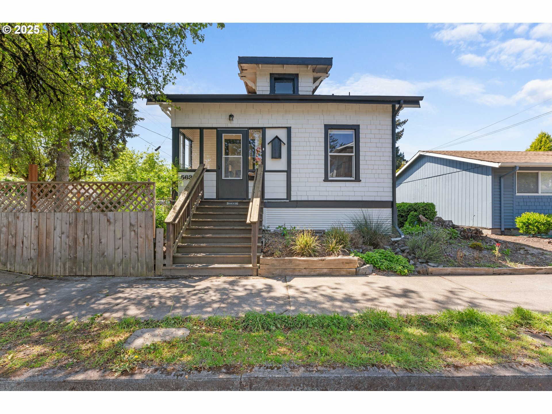 Property Photo: 5633 SE 22nd Ave OR 97202
